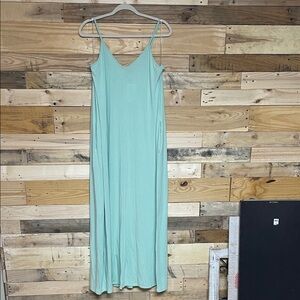 Zenana size L Mint Green Spaghetti Strap Soft Stretchy Maxi Dress with Pockets